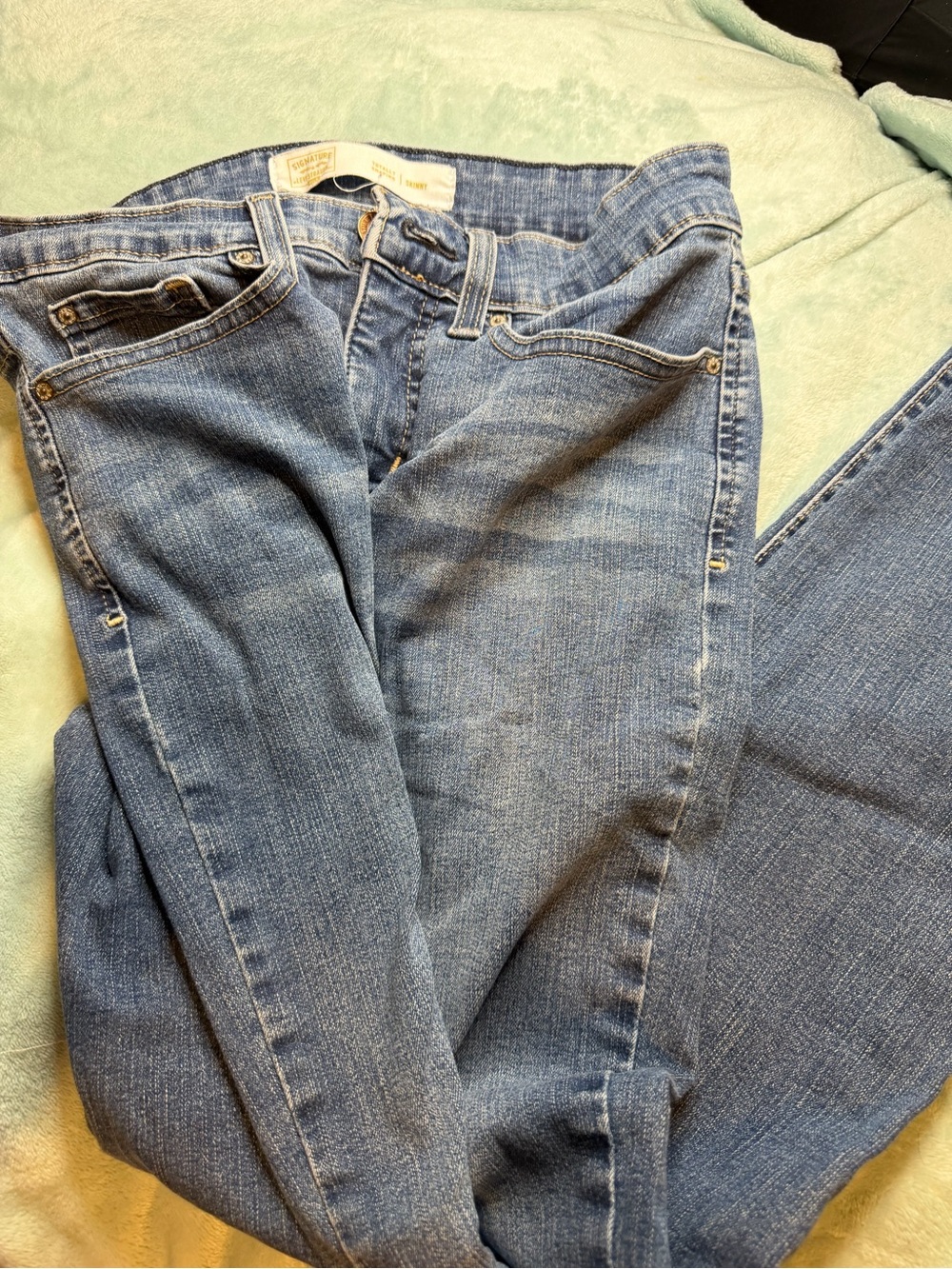 Levi’s Signature Totally Shaping Skinny Jeans Women’s 4S Light Wash Stretch